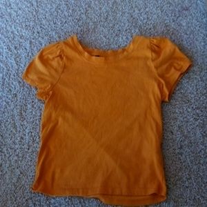 This shirt doesn't fit me anymore.